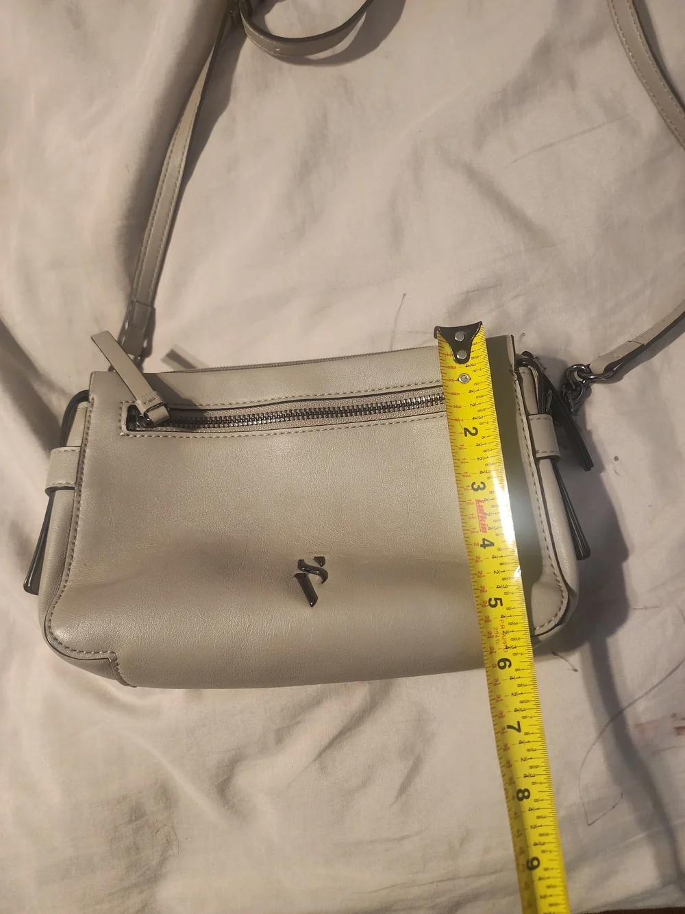 Simply Vera Vera Wang Light Beige Crossbody Bag
